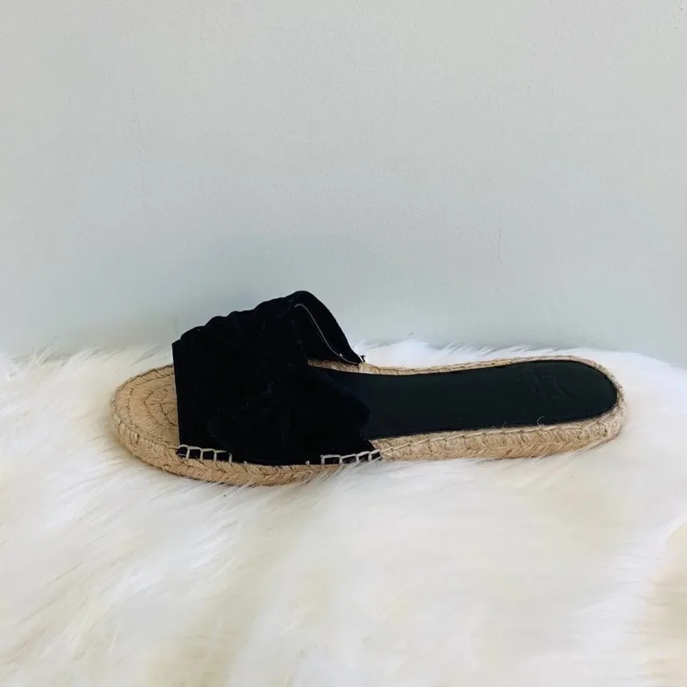Marc Fisher LTD Valey Black Bow Suede Sandal! ❤️